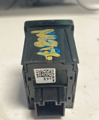 Volkswagen Golf VIII Hand parking brake switch 5h0927225