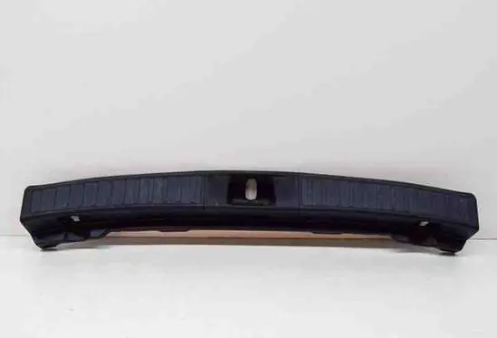 Trunk/boot sill cover protection
