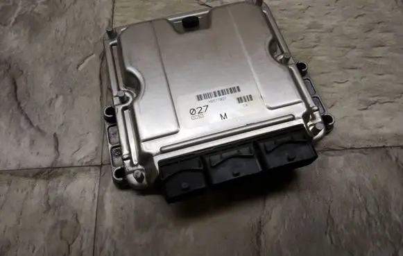 Mitsubishi Carisma Engine control unit/module MR577027 0281010437 8200142447
