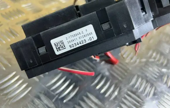 BMW 5 F10 F11 Current control relay 9153418