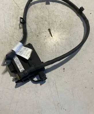 Mercedes-Benz C W205 Battery relay fuse A0009061505 1110055