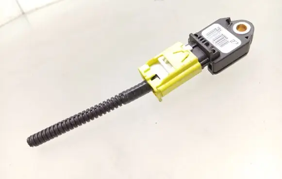Toyota Auris 150 Airbag deployment crash/impact sensor 8983102060