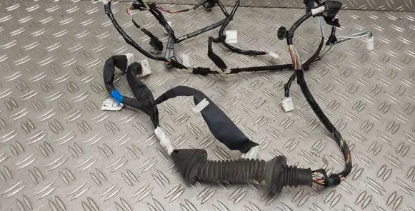 Toyota Auris E180 Front door wiring loom 821520Z170H