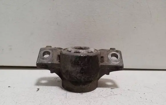 Audi Q7 4M Front shock absorber mounting bracket 4M0513353