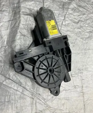 Volvo S60 Front door window regulator motor WR12718 190125 966268103