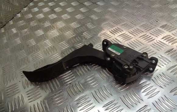 Skoda Fabia Mk1 (6Y) Accelerator throttle pedal 6Q1721503C