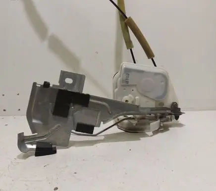 Mazda 3 II Front door lock