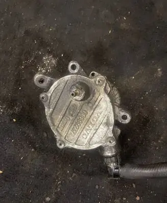 Volvo V70 Vacuum pump