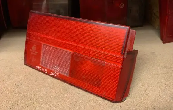 Seat Toledo I (1L) Tailgate rear/tail lights 961603
