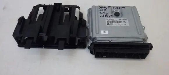 BMW 5 F10 F11 Engine control unit/module ECU 8572873