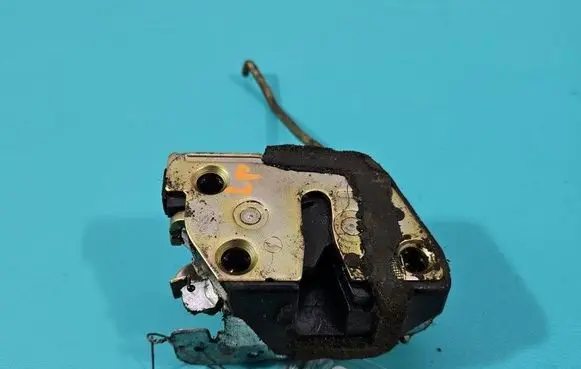 Suzuki Jimny Front door lock IMPRK1528825