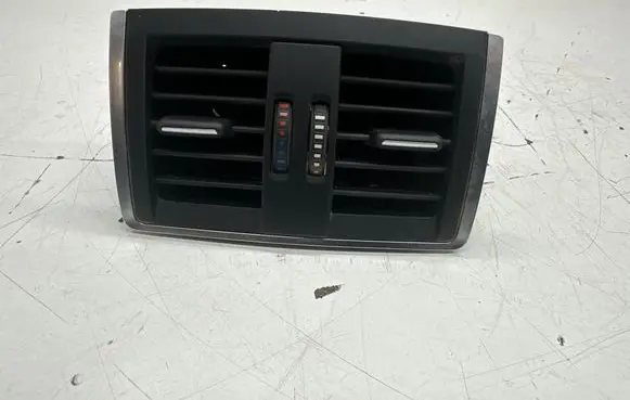 BMW 3 F30 F35 F31 Rear air vent grill 9207330 08191001 16828110
