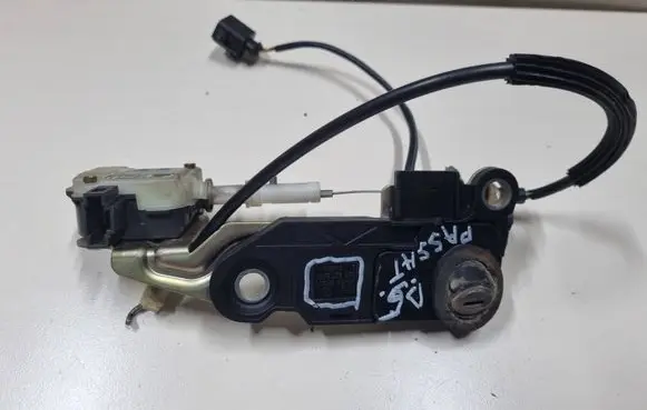 Volkswagen PASSAT B5.5 Tailgate boot lock/latch motor 3B5827061C 3B0959781C