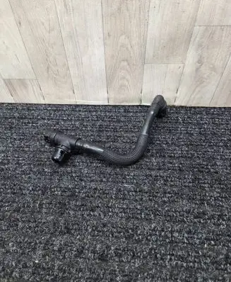 BMW 5 G30 G31 Engine coolant pipe/hose 8602612