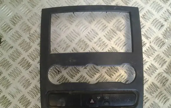 Mercedes-Benz Sprinter W906 Radio/GPS head unit trim A9066800017