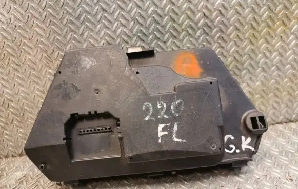Mercedes-Benz S W220 Door control unit/module 2208216279
