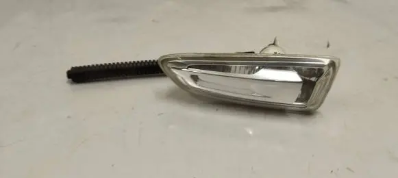 Opel Astra J Front fender indicator light 13273103