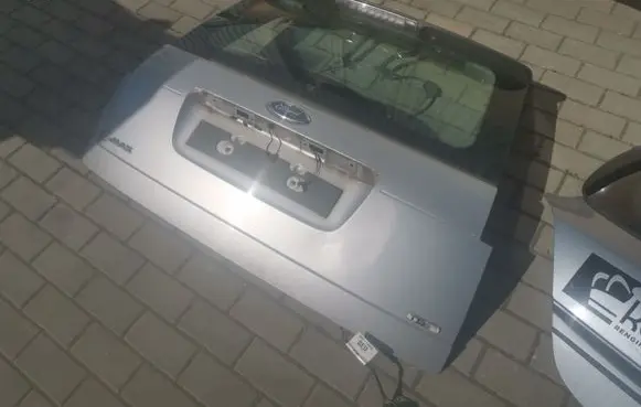 Ford C-MAX I Tailgate/trunk/boot lid