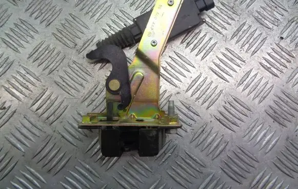 Citroen C3 Pluriel Shock absorber/damper mounting bracket 9646044780