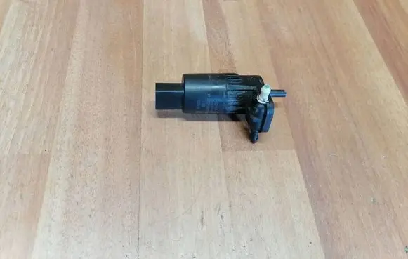 Opel Insignia B Windscreen/windshield washer pump 84139203 13250357 YQ00091880