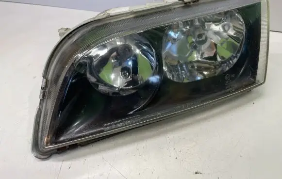 Volvo S40, V40 Headlight/headlamp