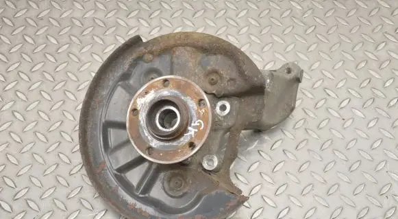 Rear wheel hub