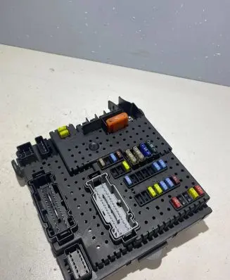 Volvo XC90 Fuse module 30786646 28080156 07W053