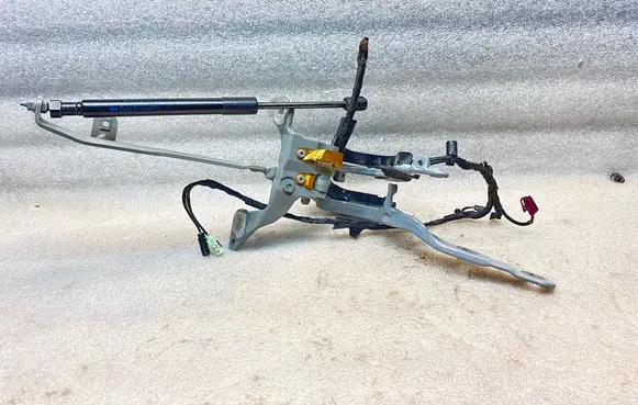 BMW 3 G20 G21 Tailgate/trunk/boot hinge 7453405