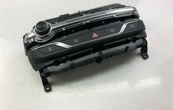 Peugeot 308 Climate control unit 96777660ZD G812