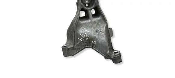Lexus RC Engine mounting bracket 36130