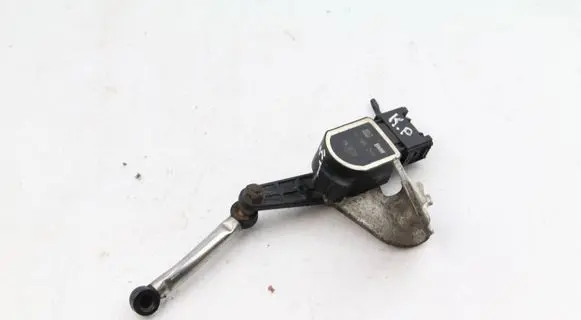 Headlight/headlamp level sensor