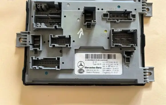 Mercedes-Benz E W213 SAM control unit A2139005622 5DK01312170 A2139015306