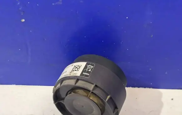 Mercedes-Benz E C207 W207 Alarm system siren A2048705726
