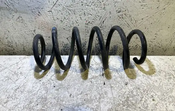 Toyota Auris E180 Rear coil spring