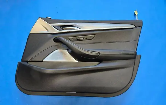 BMW 5 G30 G31 G38 Front door card panel trim