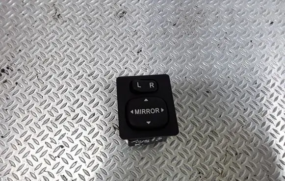 Toyota Auris 150 Wing mirror switch 183574