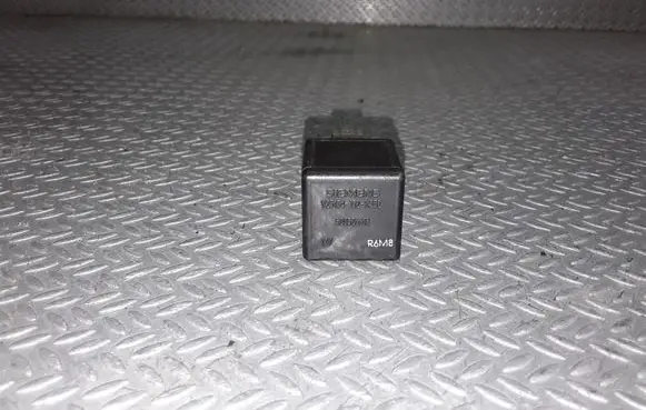 Iveco Daily 35 - 40.10 Other relay V23134J52X352