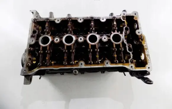 Volkswagen PASSAT B5.5 Engine head 06b103373