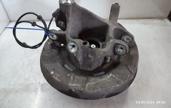 Rear wheel hub