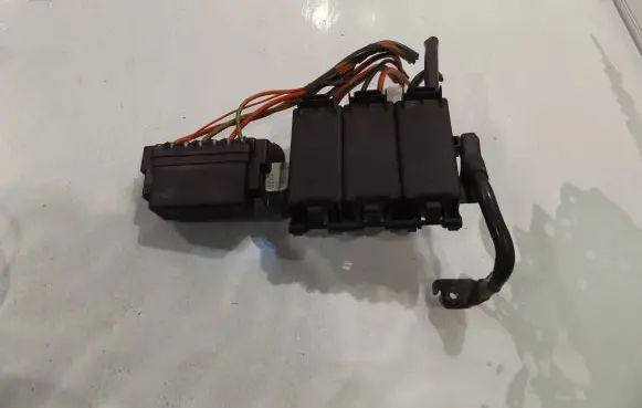 Skoda Fabia Mk2 (5J) Fuse module 5J0937548
