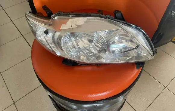 Toyota Corolla E140 E150 Headlight/headlamp 8113012A60