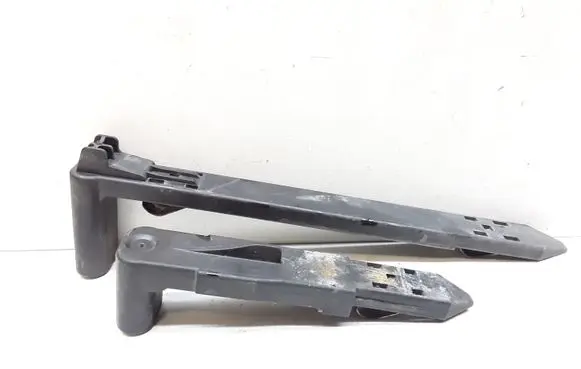 Volvo XC60 Headlight/headlamp mounting bracket 30763155 30763154