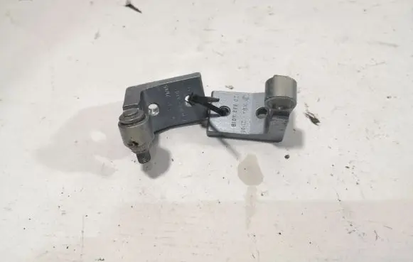 Rear door hinge set