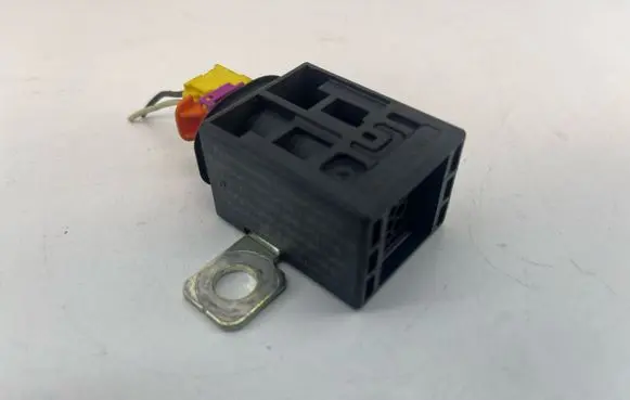 Audi A6 S6 C6 4F Battery relay fuse 4F0915519