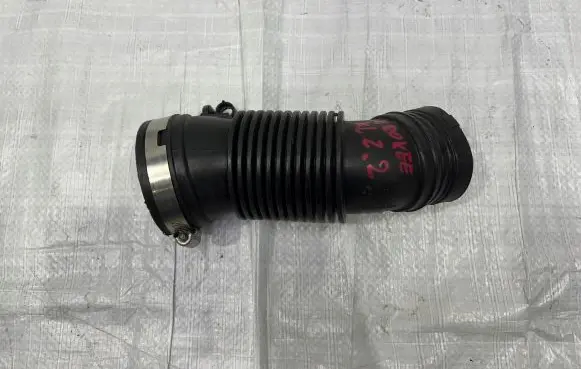 Jeep Cherokee Air intake duct part 68229303AA
