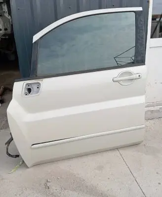 Mitsubishi Endeavor Front door