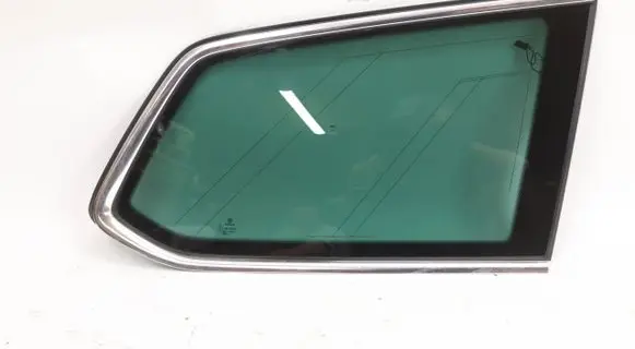 Volkswagen PASSAT B8 Rear side window 3G9845298CH