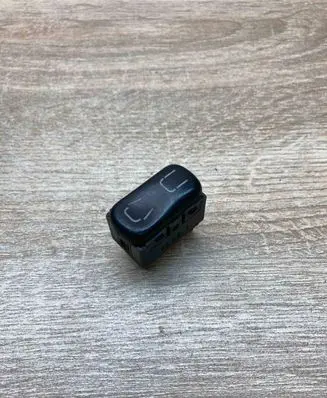 Mercedes-Benz Vito Viano W638 Electric window control switch 004611826