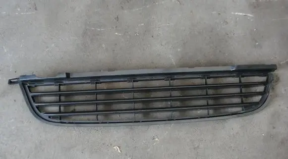 Peugeot 5008 Front grill 9687437677