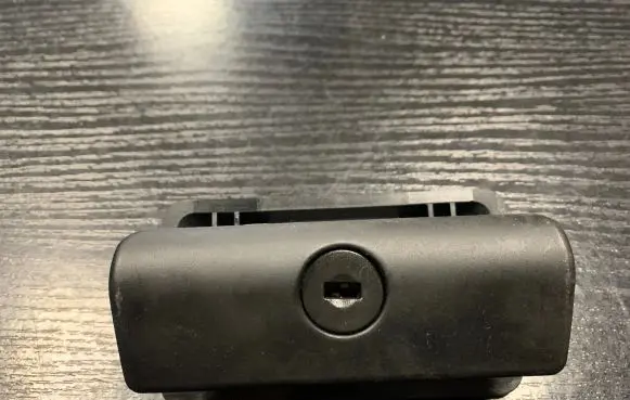BMW 3 E46 Glove box handle 